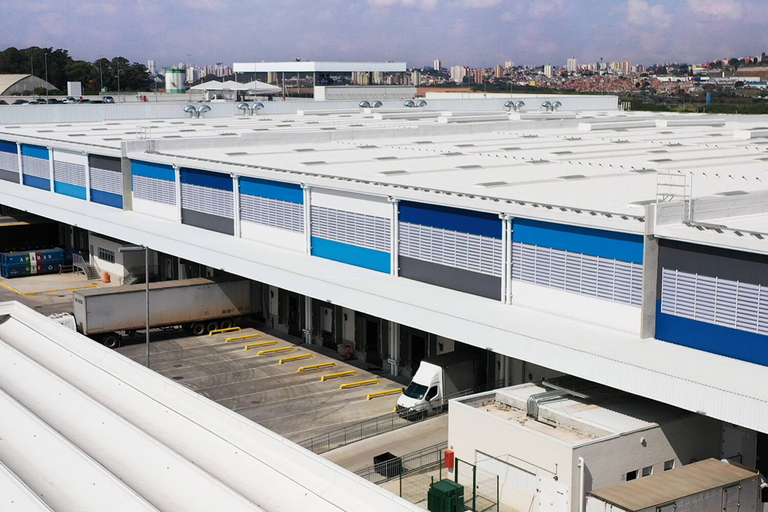 Decathlon inaugura centro de distribuição em Barueri